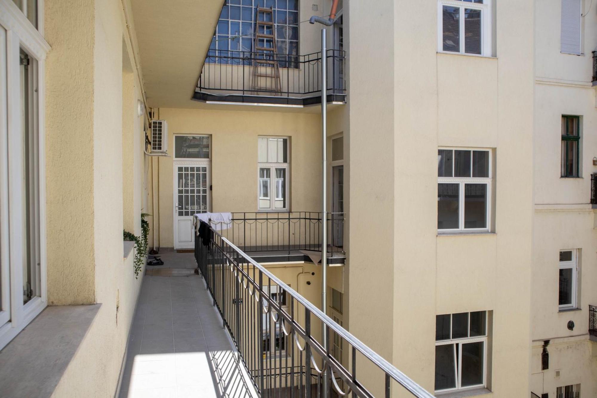 Rozsa Apartments - Jeremy, Budapest