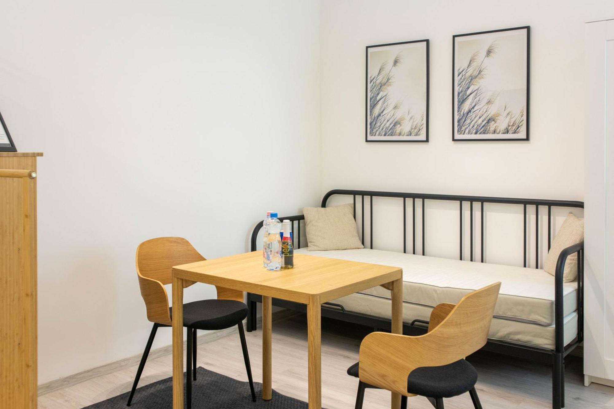 Rozsa Apartments - Jeremy — Photos 3